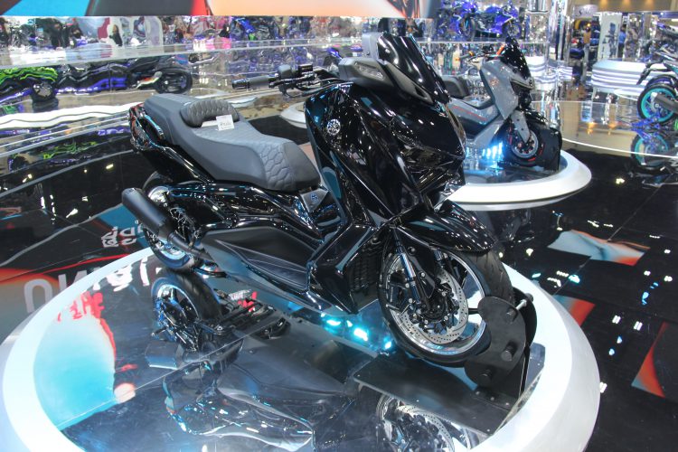 Yamaha XMAX Super Black Sport Muscle: ความโฉบเฉี่ยวที่เหนือระดับ ดุดันทุกองศา