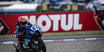 YAMAHA YZF-R9 เบิ้ลโพเดียม “ออโตโดรม โมสต์” “ออนจู” ควง “มายาส” คว้าอันดับ 2-3 เวิลด์ ซูเปอร์สปอร์ต