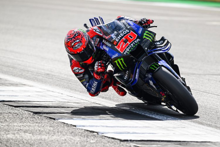 “กวาร์ตาราโร” รีดฟอร์มเก่งคว้าโพล โมโตจีพี 3 สนามติด ก่อนบู๊เดือดคว้าแต้ม สปรินต์เรซ