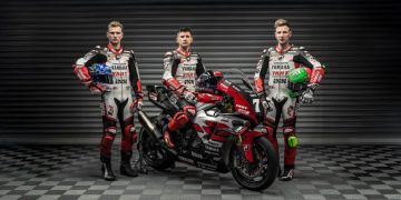 YART และ YRT ผนึกกำลังสู้ศึก ซูซูกะ เอ็นดูรานซ์ เผยโฉมลวดลายพิเศษแดง-ขาวฉลอง 70 ปี ยามาฮ่า