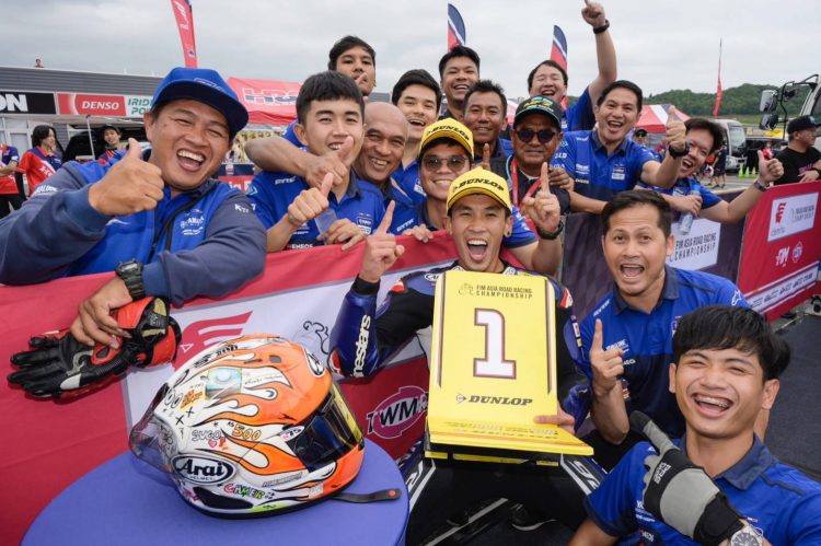 “อนุภาพ” งัดฟอร์มเก่ง ! แซงดุเข้าวินเรซแรก ซูเปอร์สปอร์ต “กฤตภัทร” บู๊แหลกซิวท็อป 4 “เอเชียโร้ด เรซซิ่ง” ที่ โมเตกิ