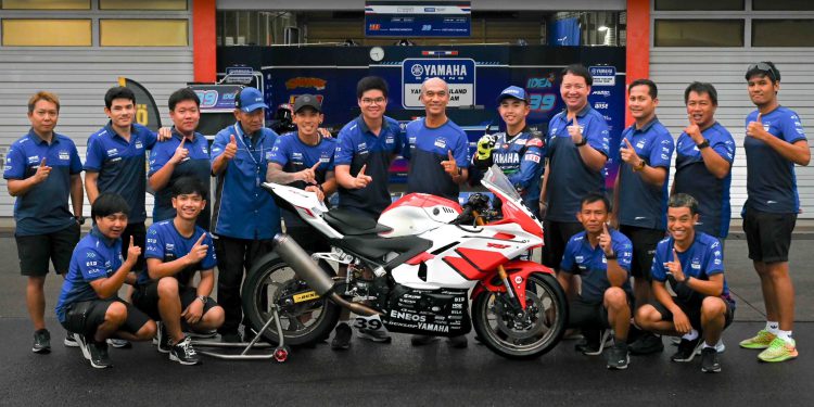 ยามาฮ่า ไทยแลนด์ เรซซิ่งทีม ฉลอง 70 ปี ส่งรถ R3 ลายพิเศษ ขาว-แดง ลุยศึกเอเชียโร้ด ที่โมเตกิ