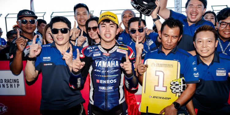 “เพลงชาติไทย” กระหึ่ม ! “ไอเดีย-กฤตภัทร” คว้าชัยเรซ 2 ศึกเอเชีย โร้ด รุ่น 250