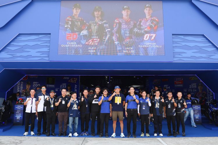 ยามาฮ่าต้อนรับ “ลุงเนวิน” และคณะผู้บริหารสนามช้างฯ เยี่ยมชมบูท YamahaGP Pavilion ในงาน ThaiGP 2026