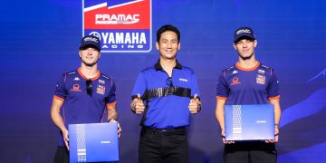 ยามาฮ่าจัดกระทบไหล่ 2 นักบิด Moto2 จากทีม BLU CRU PRAMAC YAMAHA พร้อมแจกของสุดพิเศษ